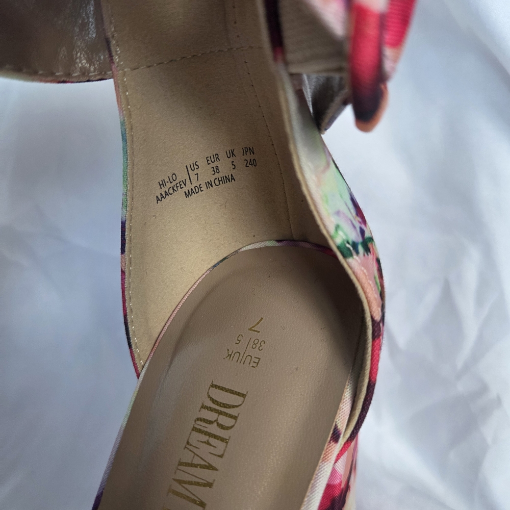 Women's Floral Platform Heels - Picture 12 of 16